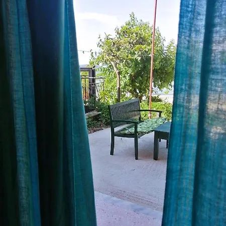 Vassia's * 바니체스